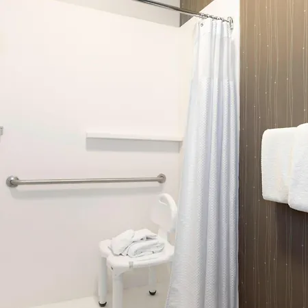Hotel Courtyard By Marriott Traverse City Extérieur photo