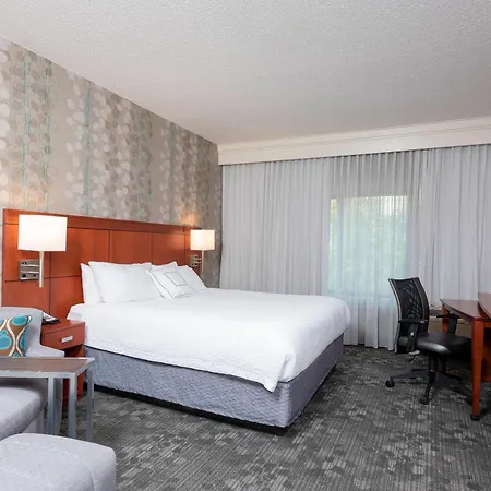 Hotel Courtyard By Marriott Traverse City Extérieur photo